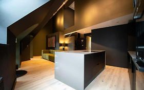 Greenhaus By The Heim Residences